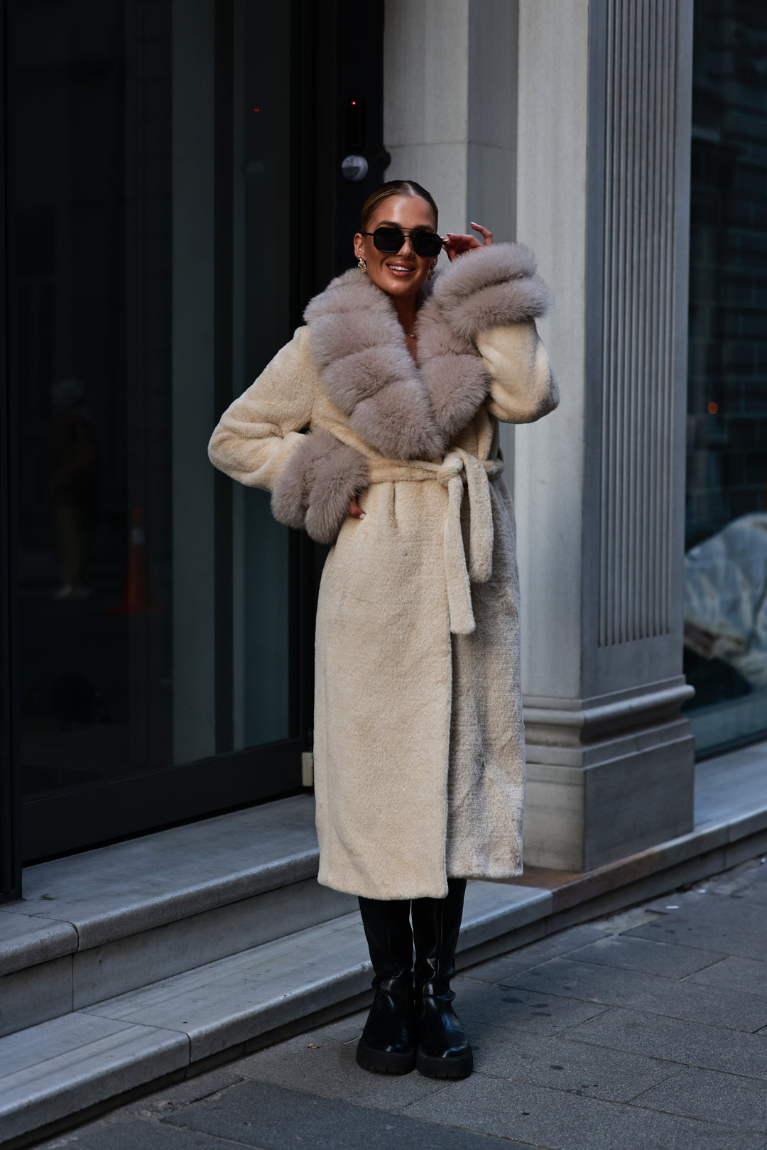 Kabát Lucis kávová