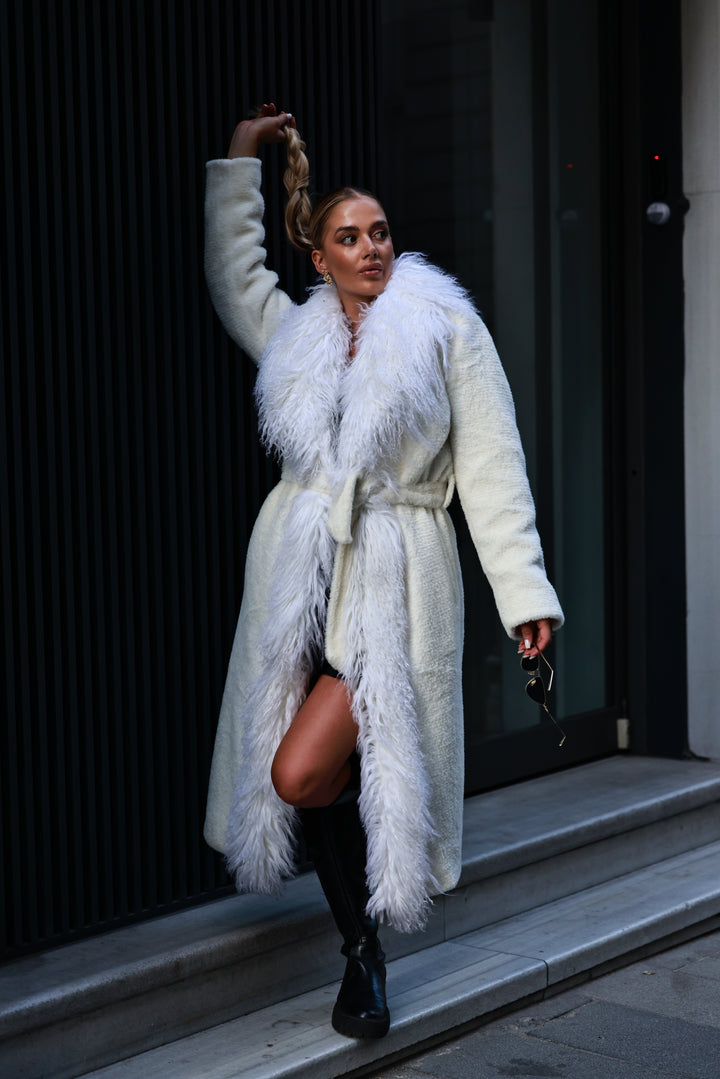 Kabát Mongolian biela