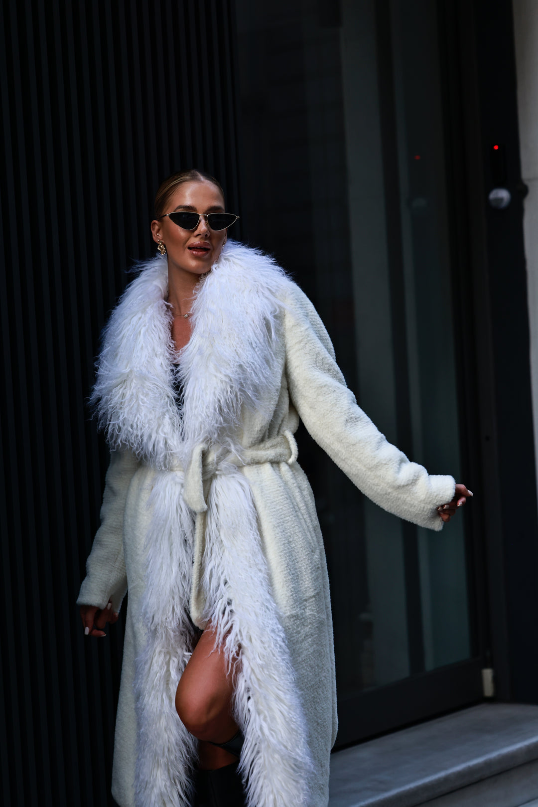 Kabát Mongolian biela