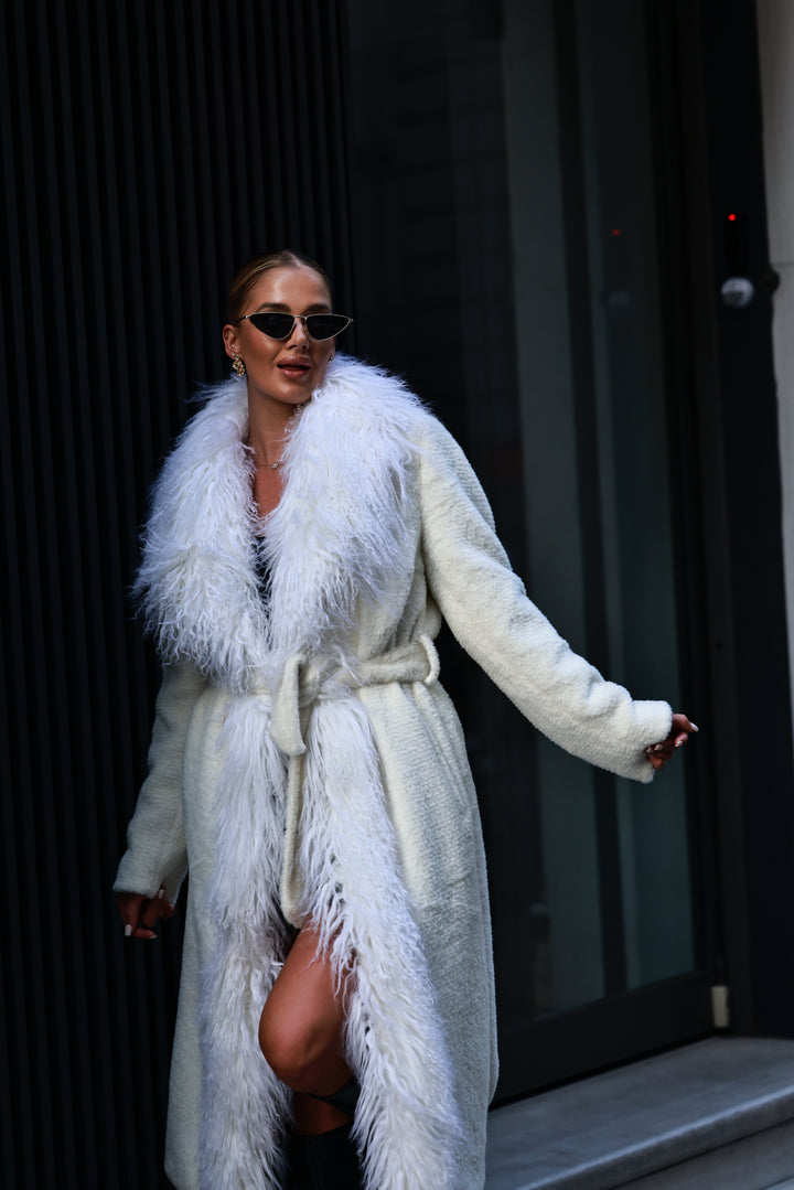 Kabát Mongolian biela