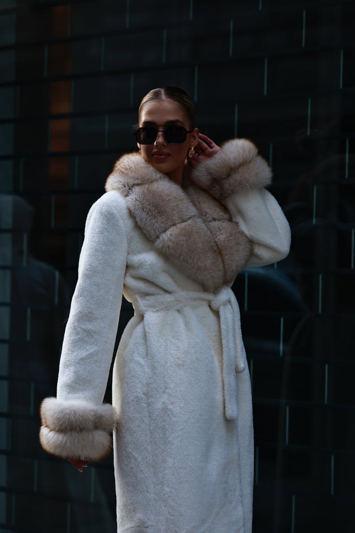 Kabát Lucis mliečna