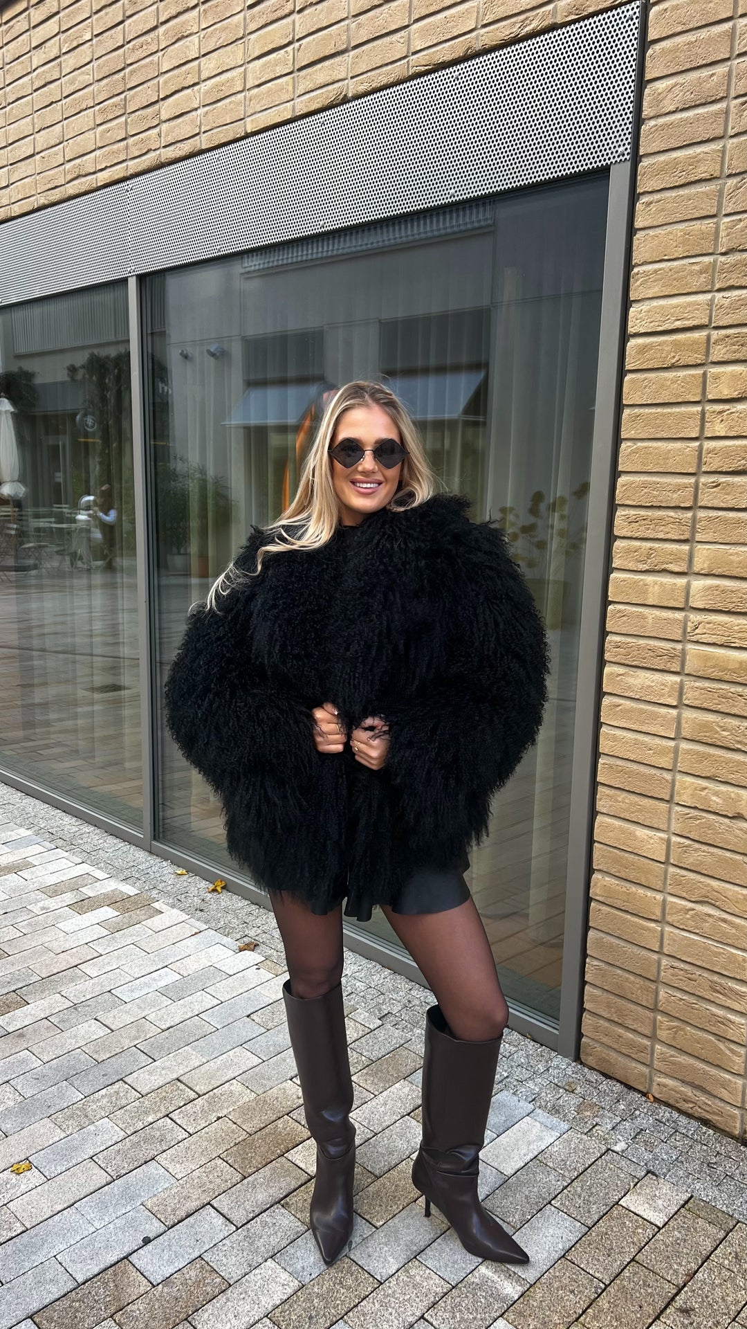 Kožuch Mongolian čierna