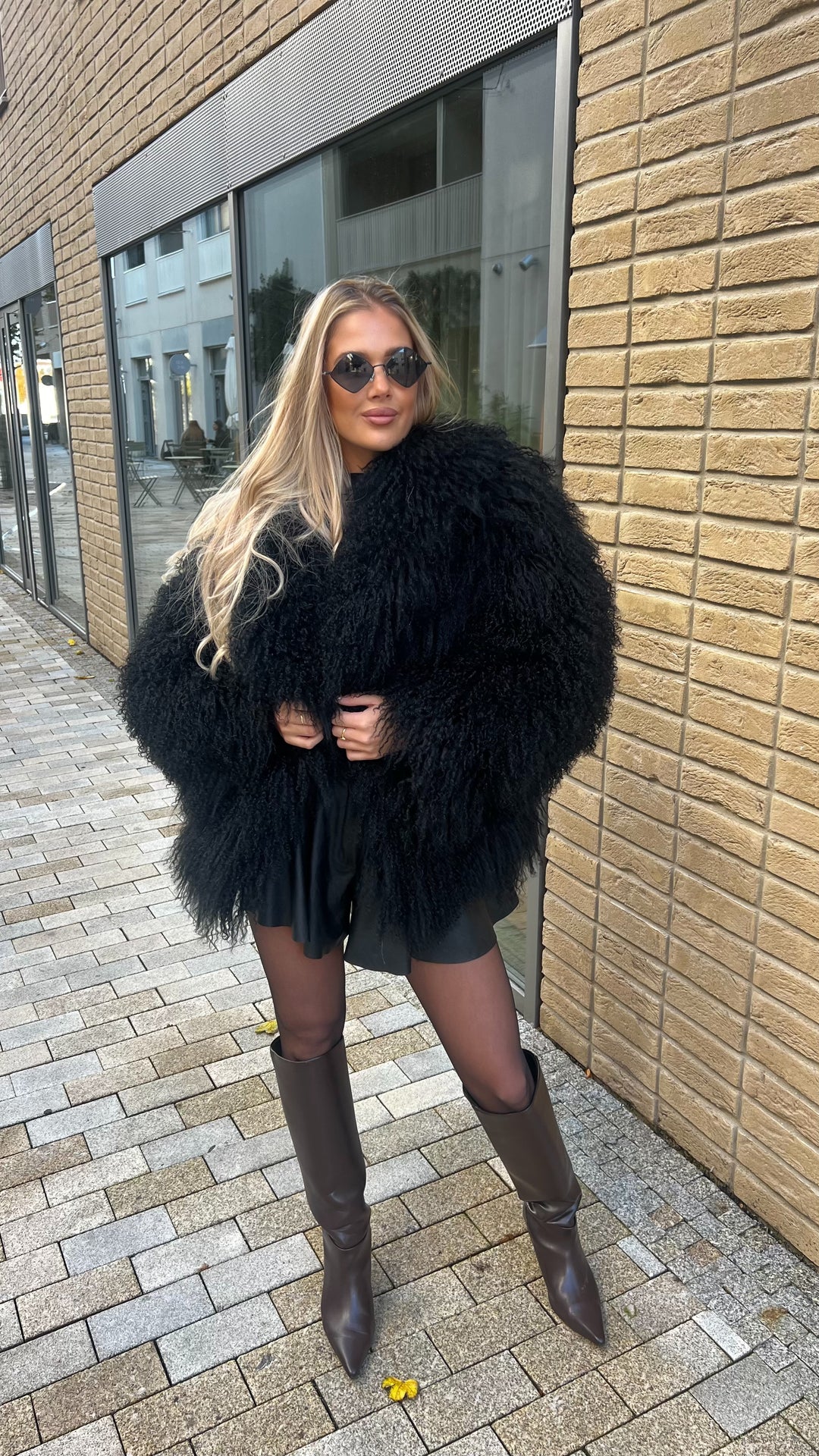 Kožuch Mongolian čierna