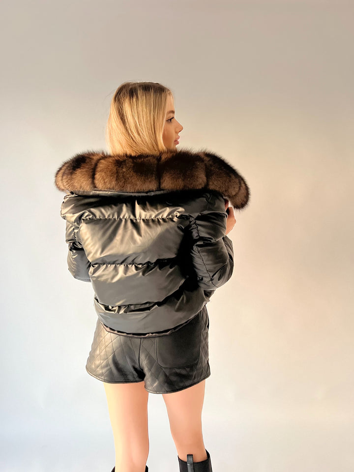 Perleťová bunda s kapucňou