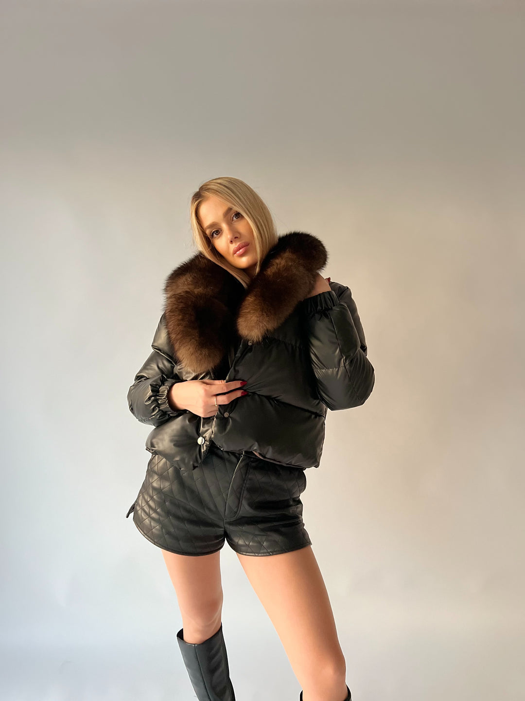 Perleťová bunda s kapucňou