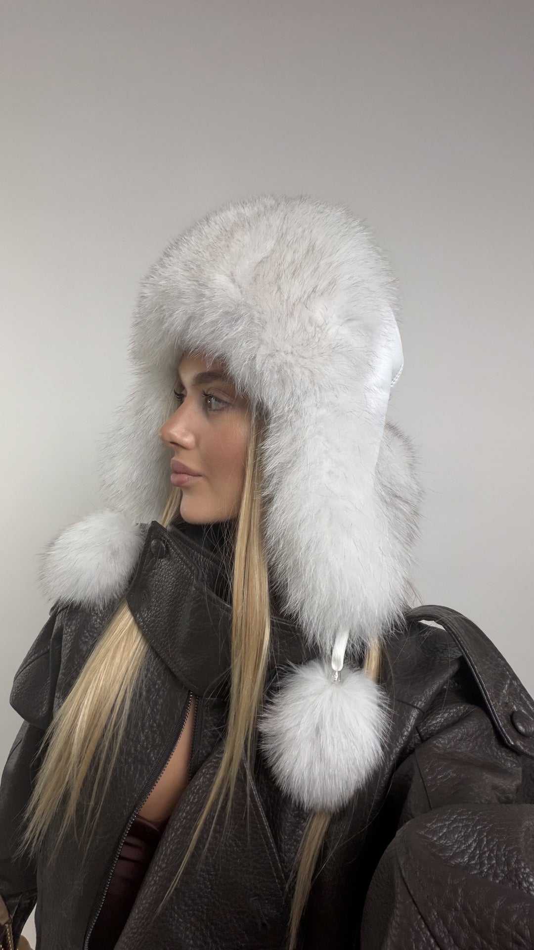UŠIANKA SNOW | LELUX KIRANIM