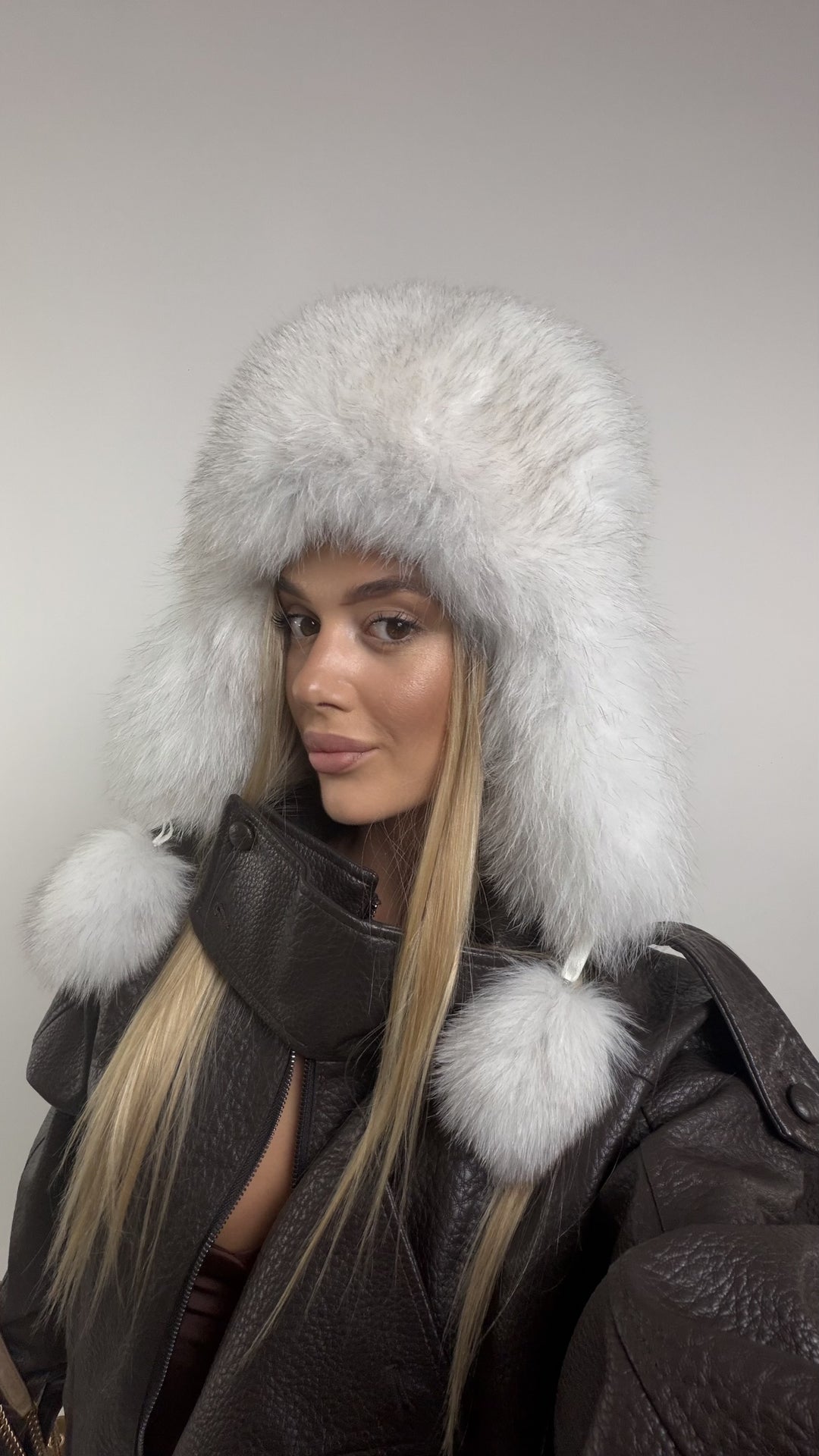 UŠIANKA SNOW | LELUX KIRANIM